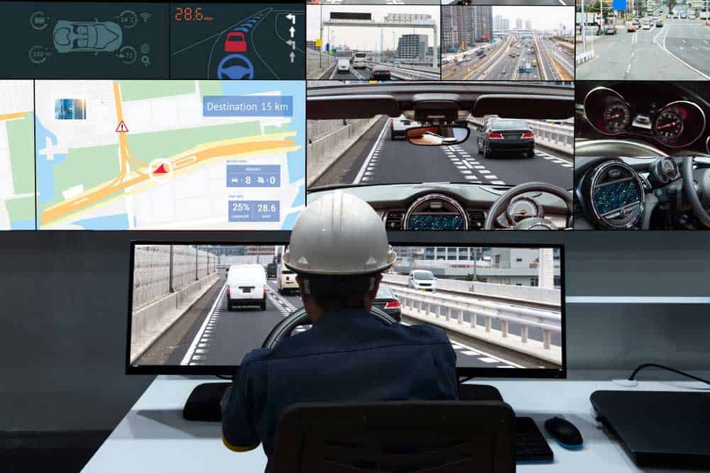 Traffic management system relying on low latency 5G 