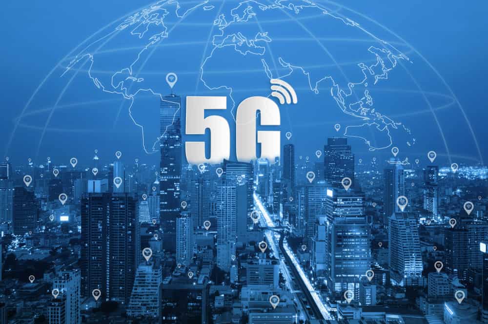 Smart city and 5G communication network 